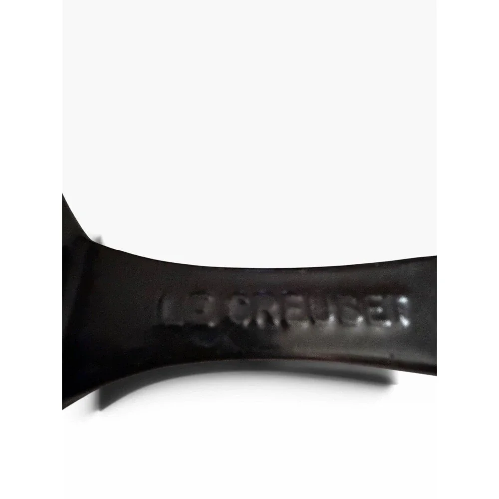 Le Creuset Omelette and Egg Pan Black & Cream 6.5